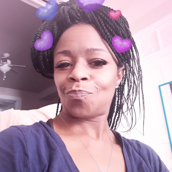 Meet your Posher, Nicole - Picture 9 of 16